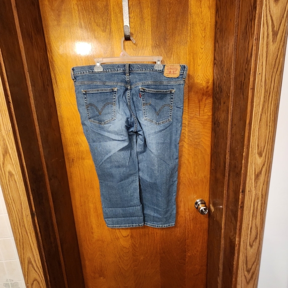 Levi's Women's Blue Jeans - Picture 3 of 5